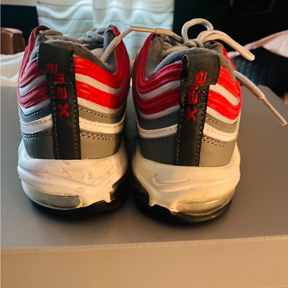 Air max - Picture 1 of 3